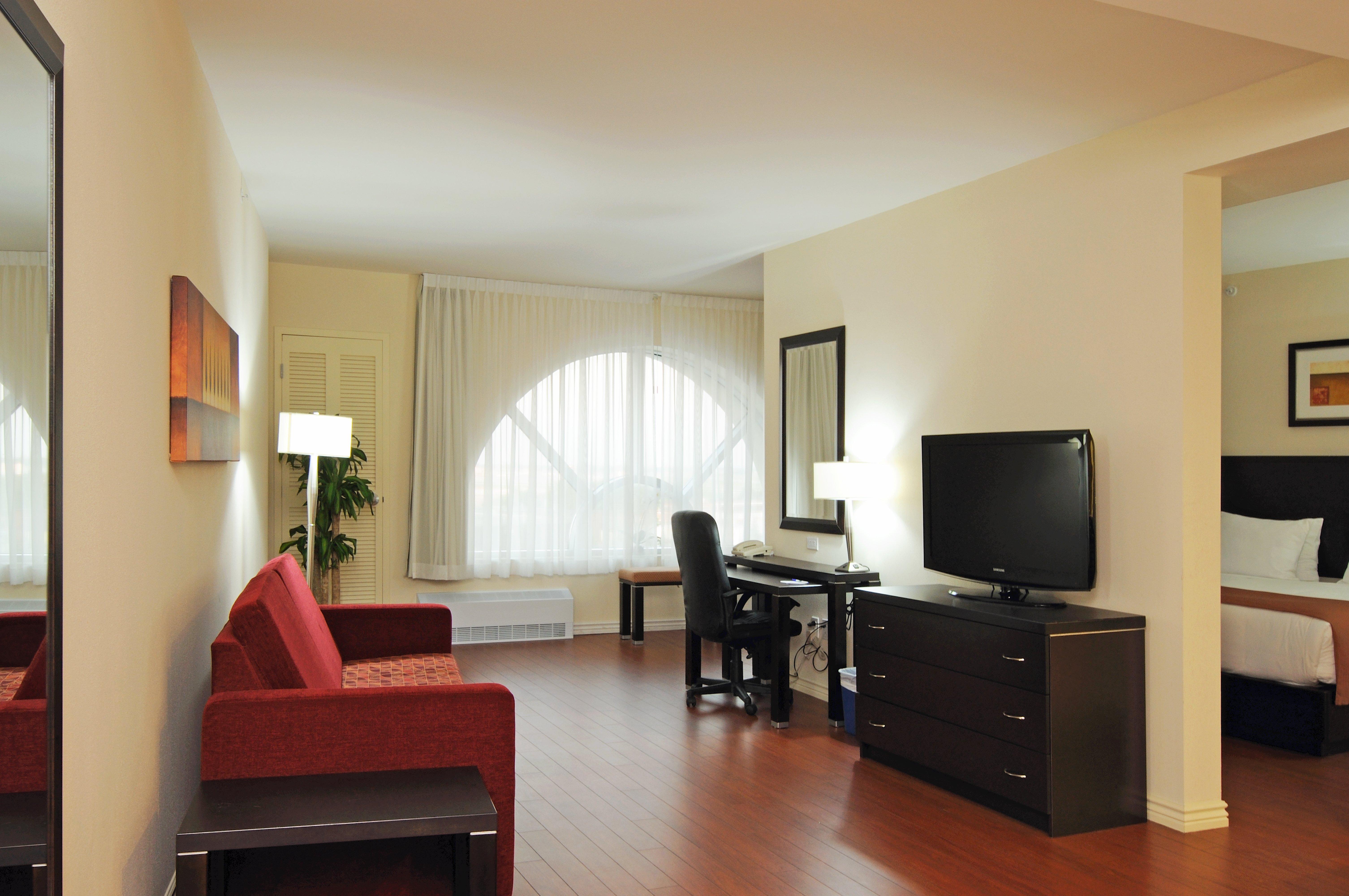 Holiday Inn & Suites Montreal Airport By Ihg Dorval Exterior foto