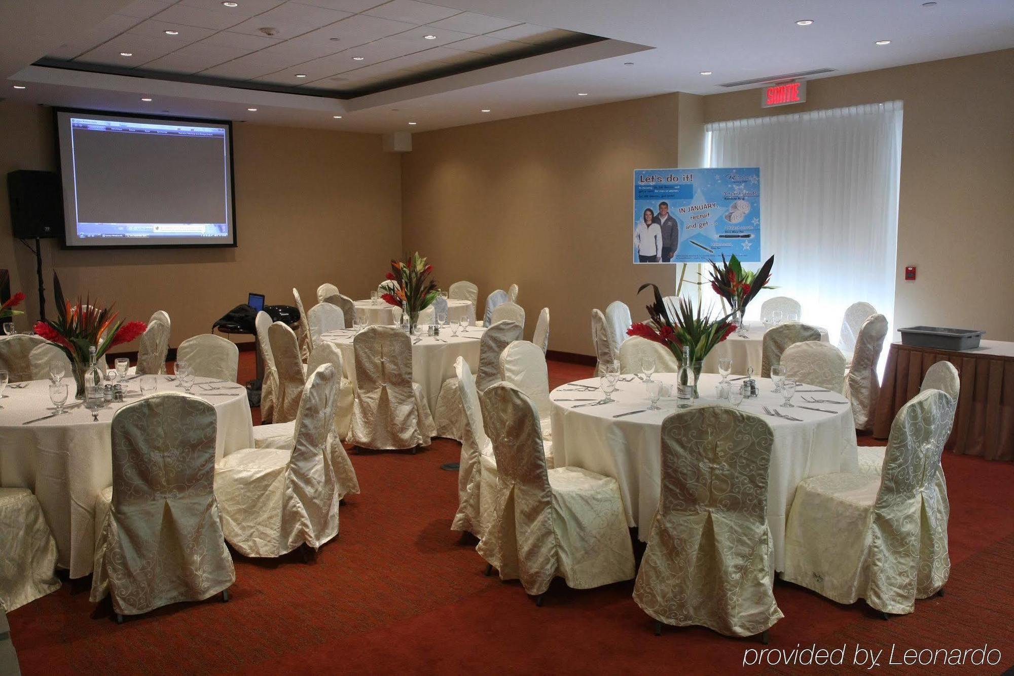 Holiday Inn & Suites Montreal Airport By Ihg Dorval Einrichtungen foto
