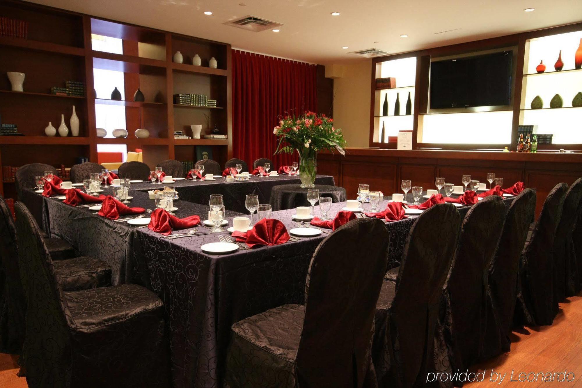 Holiday Inn & Suites Montreal Airport By Ihg Dorval Restaurant foto